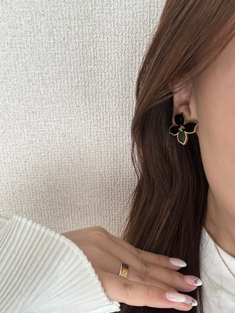 中古品 CHANEL 香奈儿 黑色珐琅蝴蝶耳夹 - 耳环/耳夹 - 其他金属 黑色