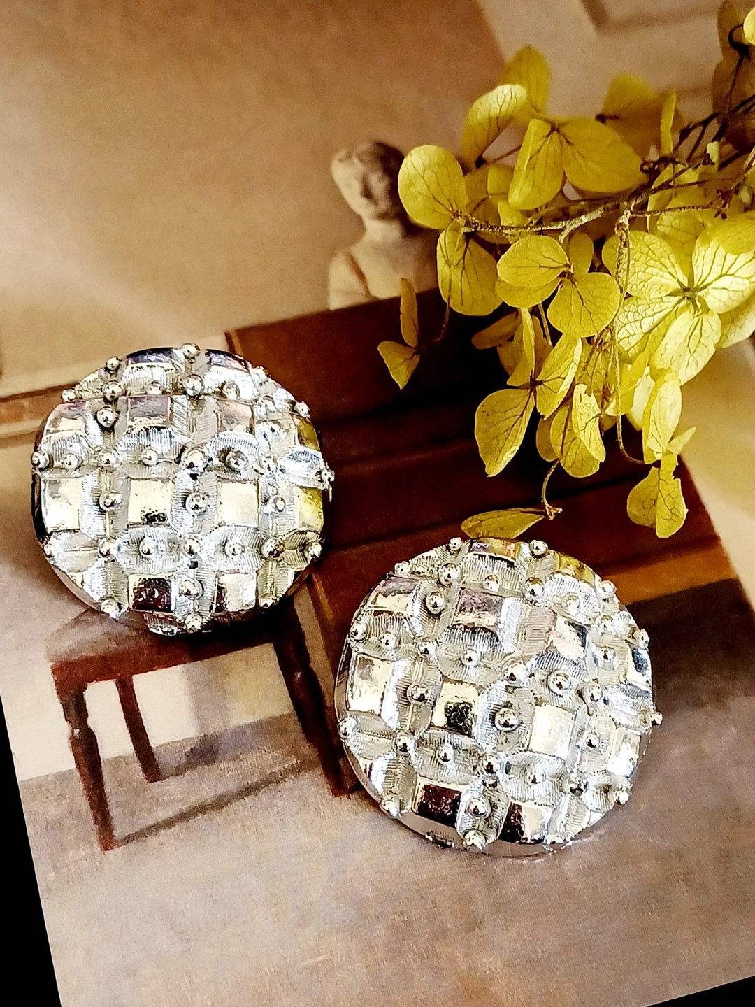 vintage jewelry  醒目立体银色波萝 夹式耳环 - 耳环/耳夹 - 其他金属 