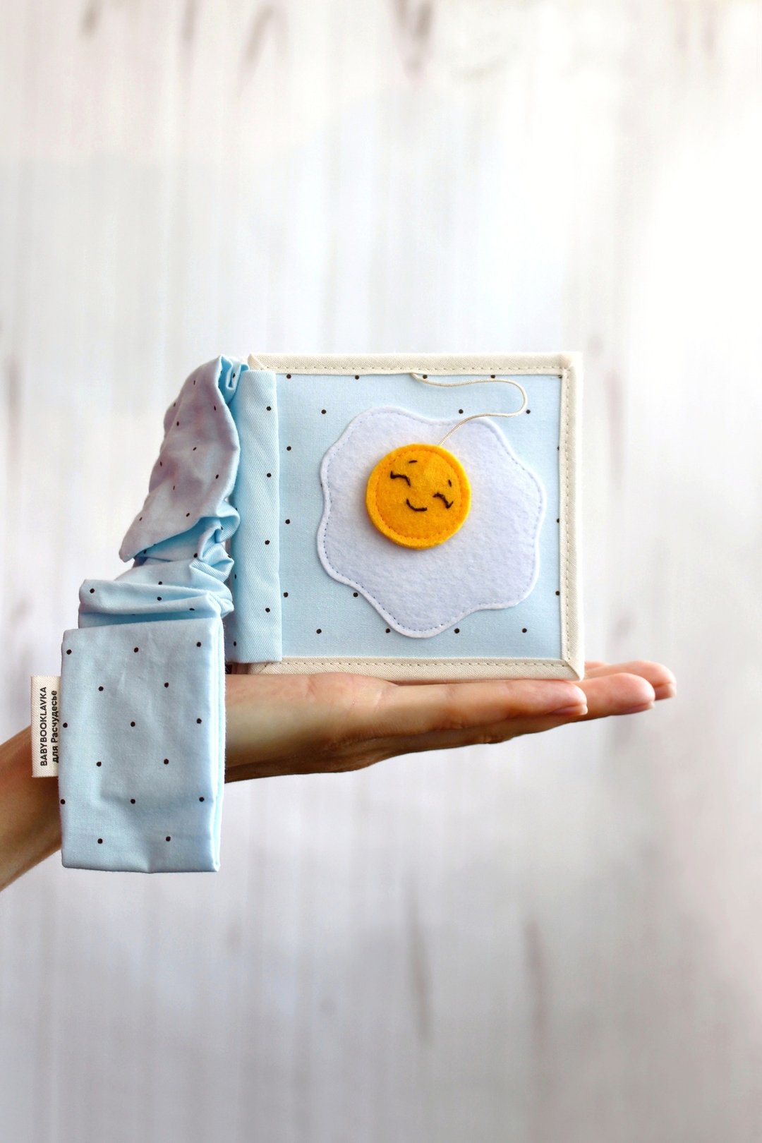 Baby girl or boy felt activity book with egg, Montessori toddler quiet busy book - 玩具/玩偶 - 环保材料 蓝色