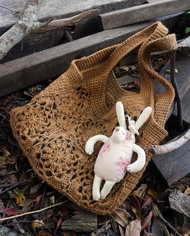 ChiChi手作-手工如窗花般美丽的手编织包-温暖手编织麻绳包-含内 - 侧背包/斜挎包 - 棉．麻 咖啡色