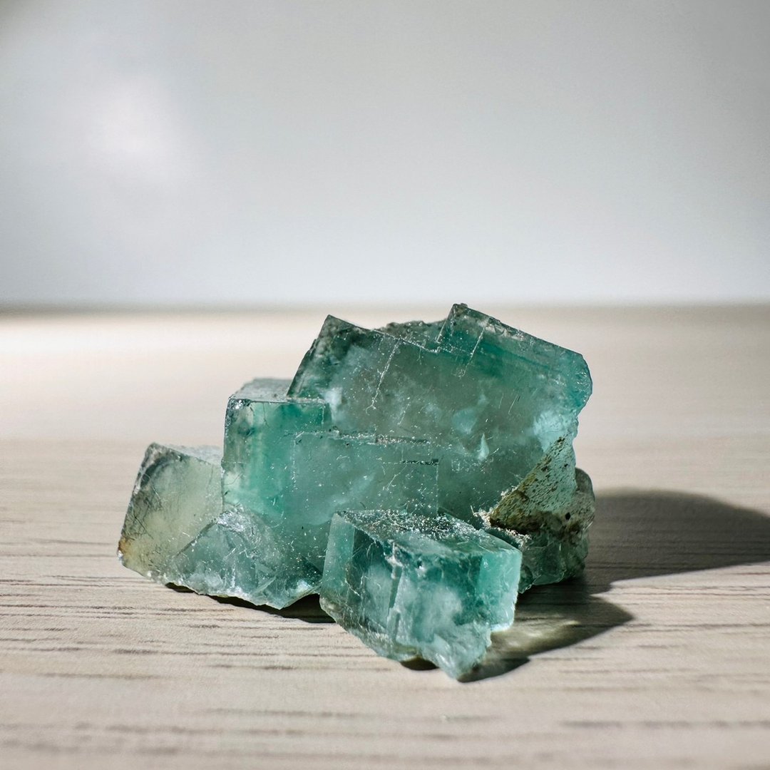 香花岭萤石95号含桧木底座 原石原矿水晶 矿标 晶矿晶簇 宝石搜藏 - 摆饰 - 其他材质 绿色