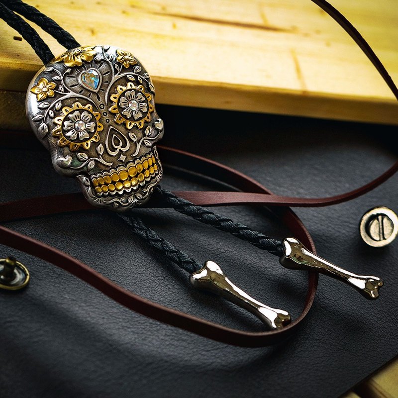 墨西哥骷髅头 保罗领带 Bolo Tie 皮革项链 皮绳领带 长项链 骷髅 - 领带/领带夹 - 人造皮革 银色