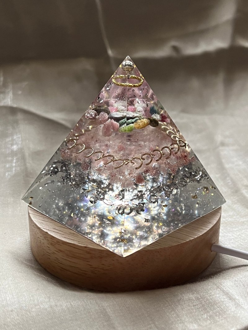 订制【奥刚能量塔-给选择爱的你】碧玺/草莓晶-奥根金字塔 - 摆饰 - 树脂 