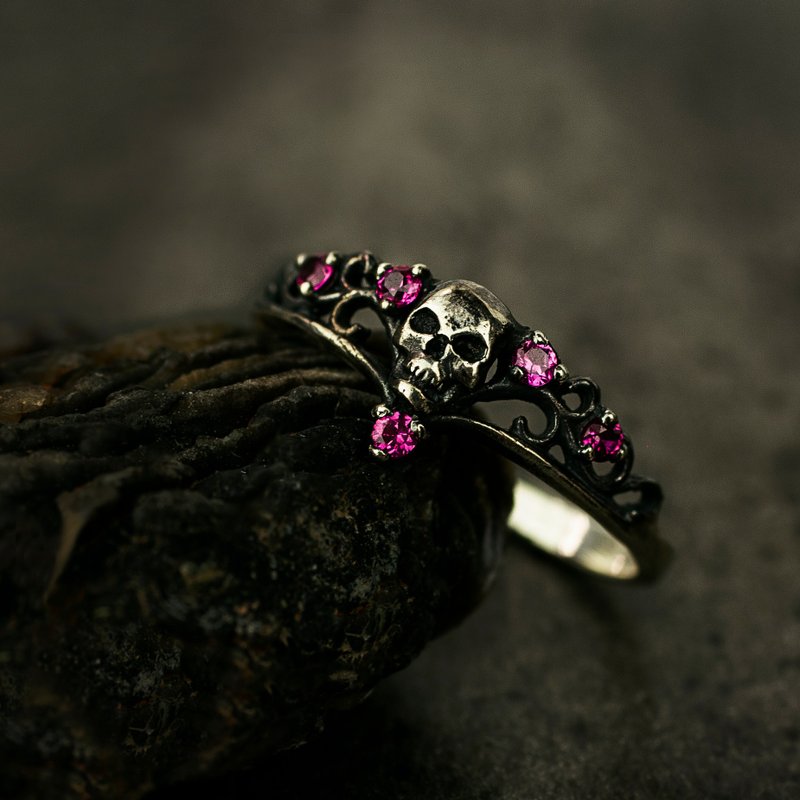 Goth ring - Sterling Silver Dark Gothic Skull Engagement Ring - 戒指 - 纯银 