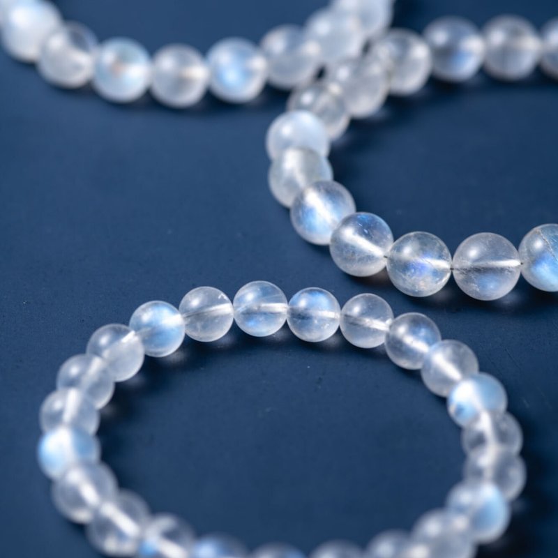 蓝光奶油月光石手链 | 天然水晶手链礼物| 4 月新品主打星 - 手链/手环 - 水晶 透明