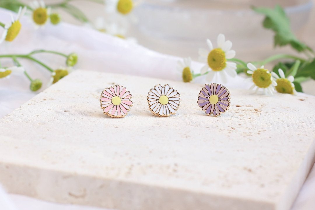 小雏菊 Daisy 花草 夹式耳环 手工饰品 生日礼物 纸盒包装 - 耳环/耳夹 - 珐琅 多色