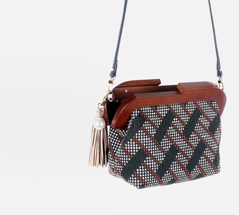 illusion wood frame clutch pouch - 侧背包/斜挎包 - 木头 绿色