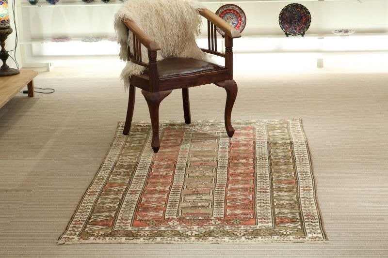 Hand woven carpet natural rug traditional design Turkey 212 × 119cm - 被子/毛毯 - 其他材质 卡其色