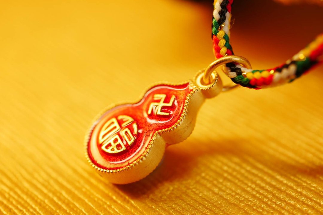 黄金坠子-卍字葫芦(福禄)坠子-古法金工艺纯金坠子(酒红色) - 项链 - 24k 金 金色