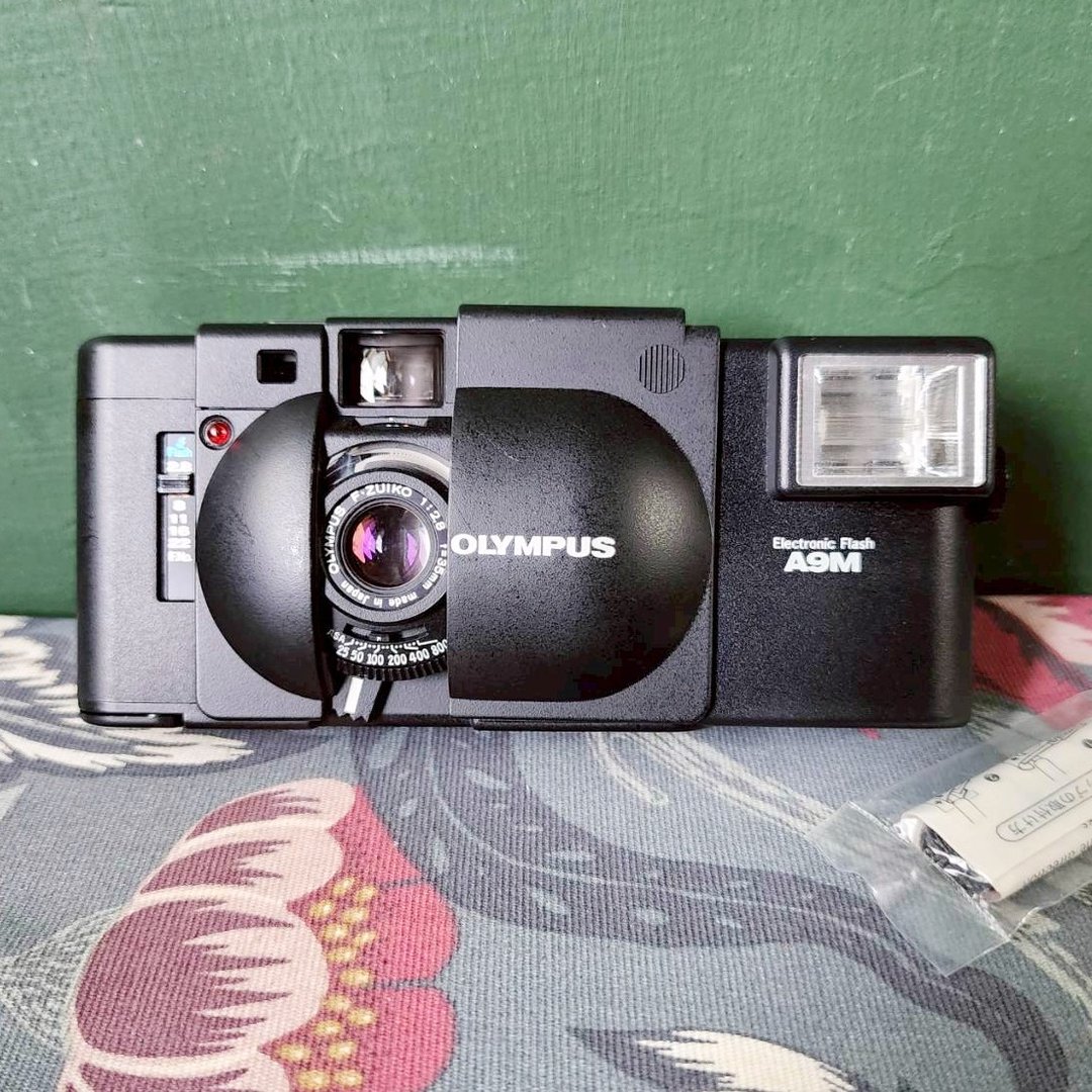 专业相机店 Olympus XA + A9M 底片相机 (保固 30 天) - 相机 - 其他金属 黑色