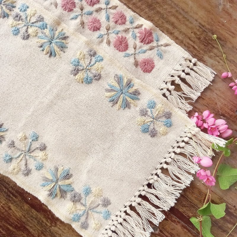 Karen ethnic hand-embroidered cloth / interior decoration / white indigo embroidery / plant-dyed cotton hand-woven / one-of-a-kind / one-of-a-kind / Thailand - 其他 - 棉 白色