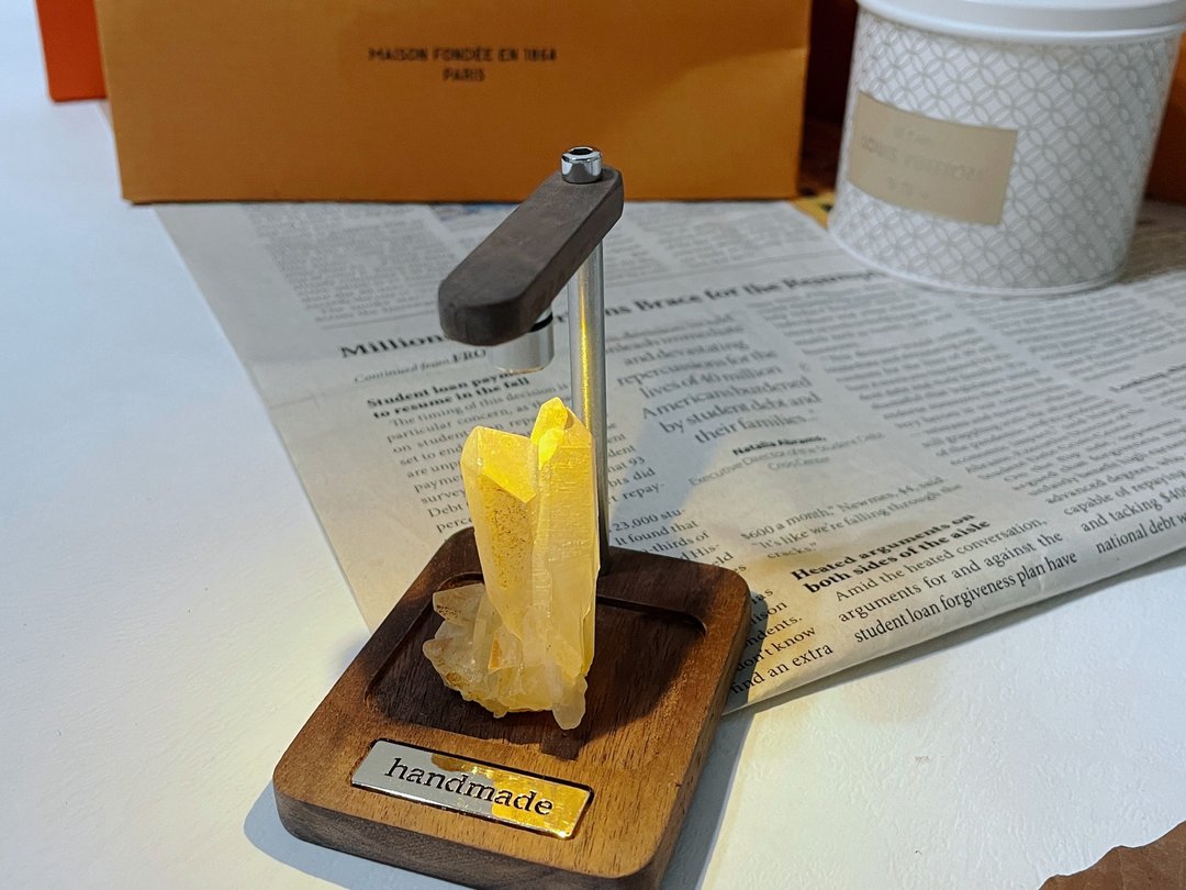 能量摆件 水晶 原矿 晶簇 原石 扩香招财消磁 展示架 - 摆饰 - 水晶 白色