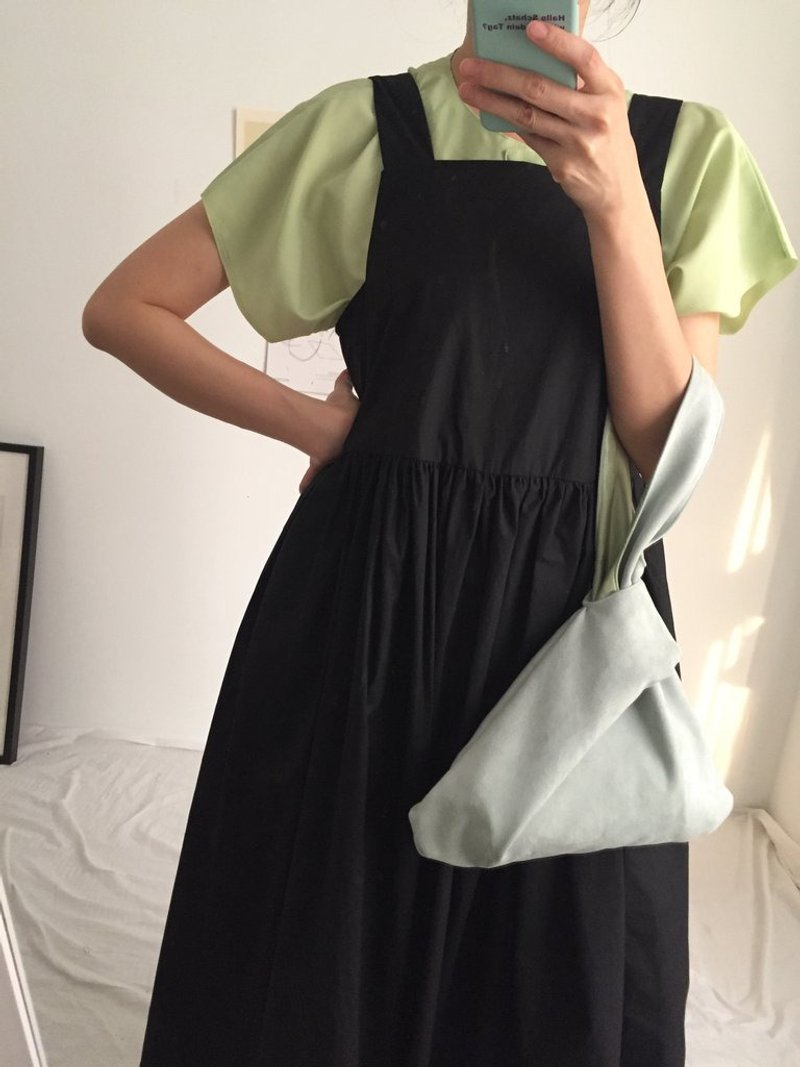 KARRIGAN DRESS 黑色高腰百褶背心裙 - 洋装/连衣裙 - 棉．麻 黑色