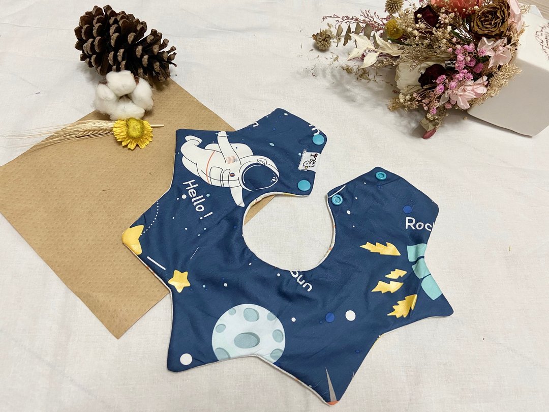 订制的 太空漫步 星星兜 花形兜 - 围嘴/口水巾 - 棉 