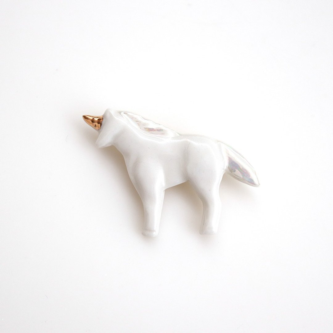 special unicorn brooch - 胸针 - 瓷 金色