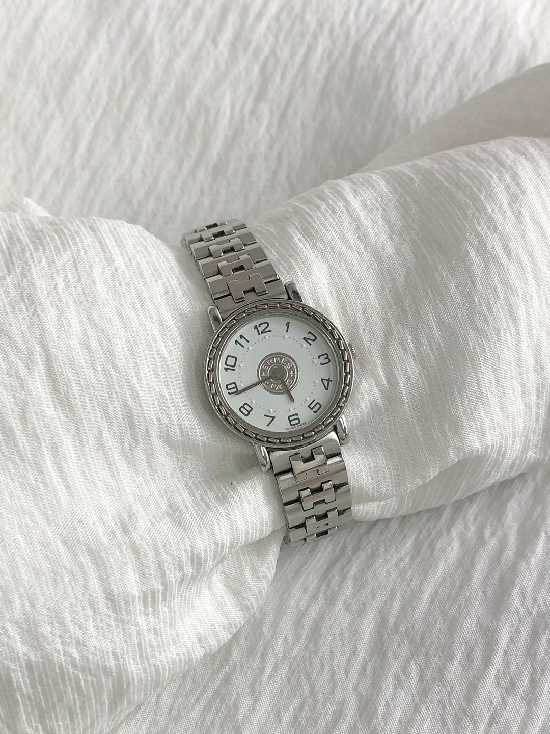 [日本直送，品牌二手包装] HERMES Serie 手表，银石英，复古，旧款 nhc2dv - 女表 - 其他材质 银色