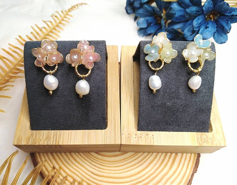 浮容手作房HIBISCUS#花铃#/耳环/水晶花 - 耳环/耳夹 - 其他材质 白色