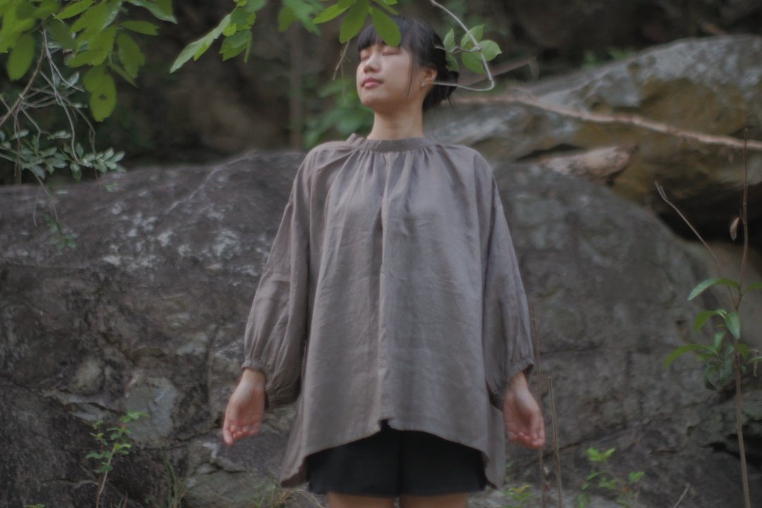 Pompom 双面穿设计上衣 | 天然染亚麻 - 女装上衣 - 棉 咖啡色
