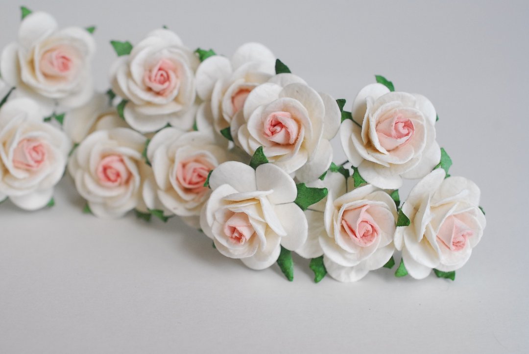 Paper flowers, DIY supplies, 50 pieces size 2.5 cm., pink-white color. - 其他 - 纸 粉红色