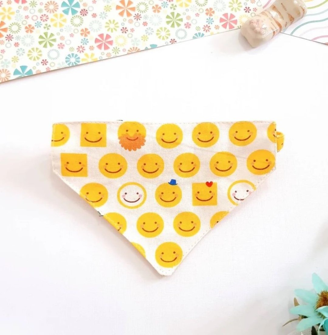 Happy  Smiley face Bandana Cat Collar with Breakaway Safety Buckle for cat, dog - 项圈/牵绳 - 棉 黄色