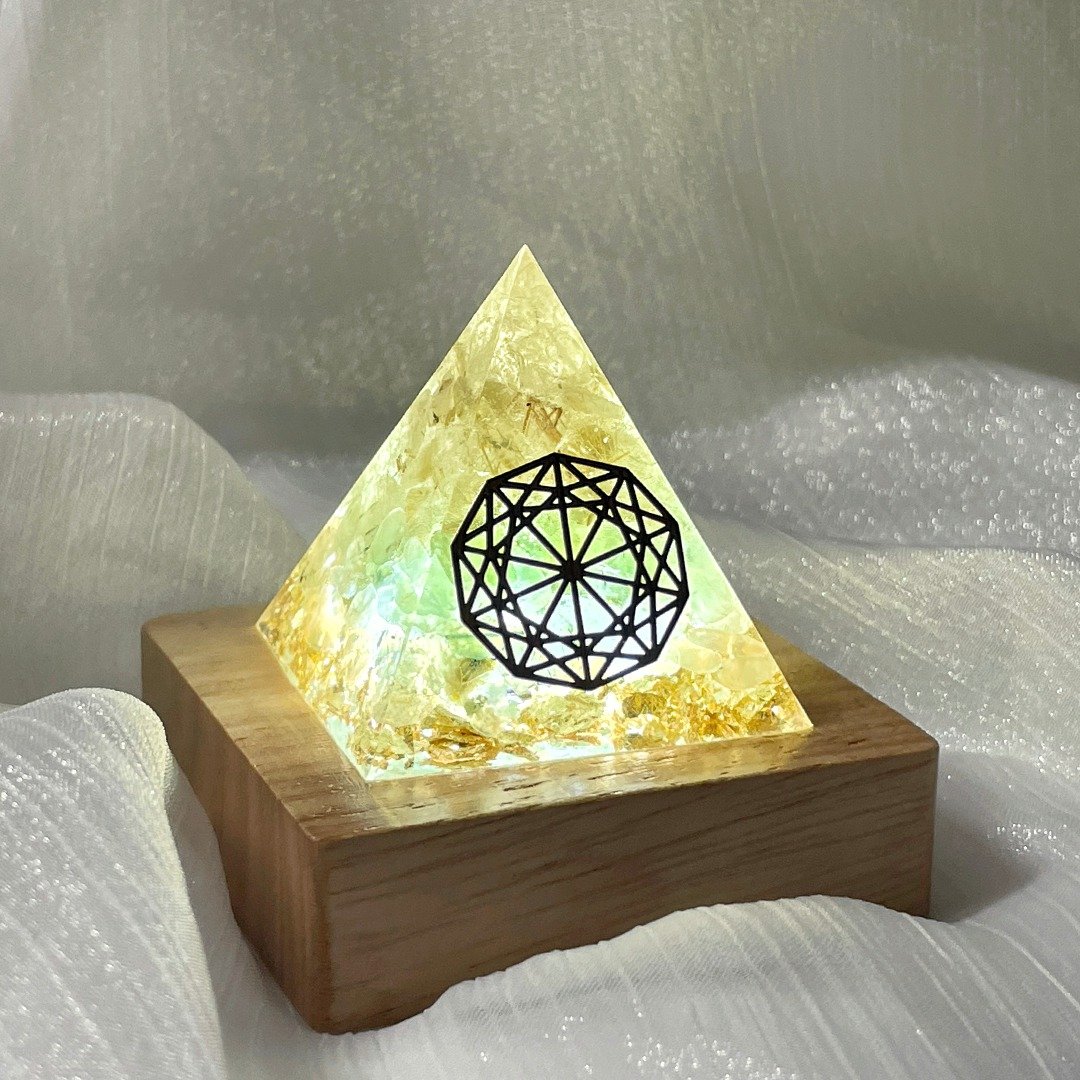 【白水晶+ 金发晶+葡萄石】奥根能量塔Orgonite (6cm/5cm/4cm) - 摆饰 - 水晶 