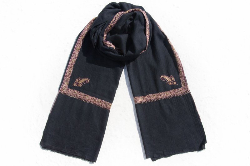 手织围巾 编织围巾 保暖毛毯 羊绒毯 刺绣毛毯 喀什米尔Cashmere/羊绒围巾/纯羊毛围巾披巾/戒指绒披肩-刺绣花朵 - 围巾/披肩 - 羊毛 多色