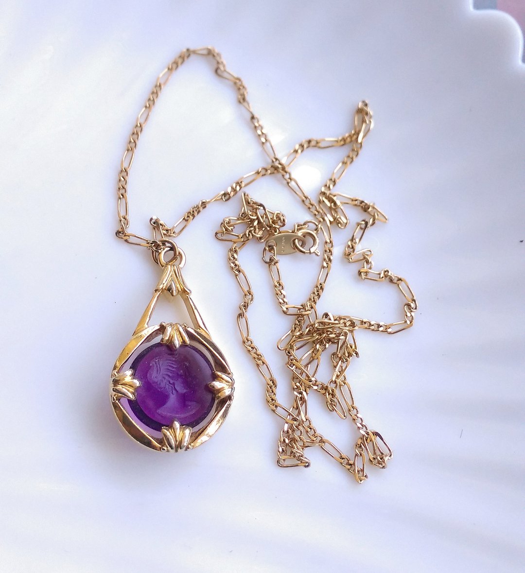 AVON CAMEO  迷情紫 项链。西洋古董饰品 - 项链 - 其他金属 金色