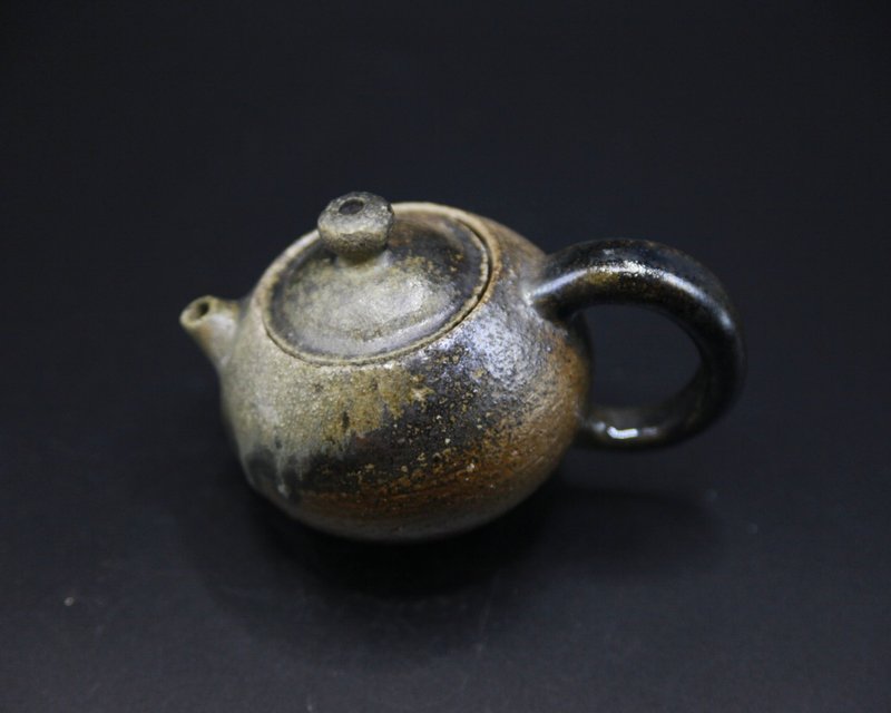 藏菁ㅣ柴烧 嵌盖手拉坯壶 - 茶具/茶杯 - 陶 