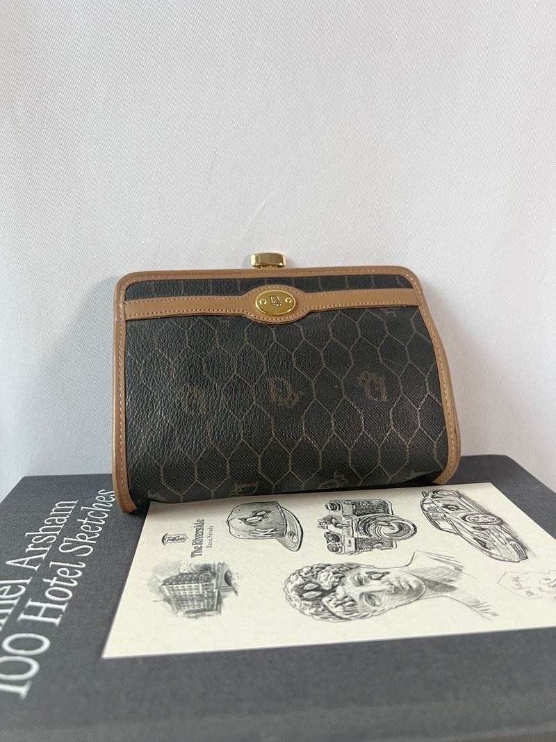 Dior啡色中古蜂巢口金零钱包手袋手拿包 日本中古vintage - 零钱包 - 真皮 咖啡色