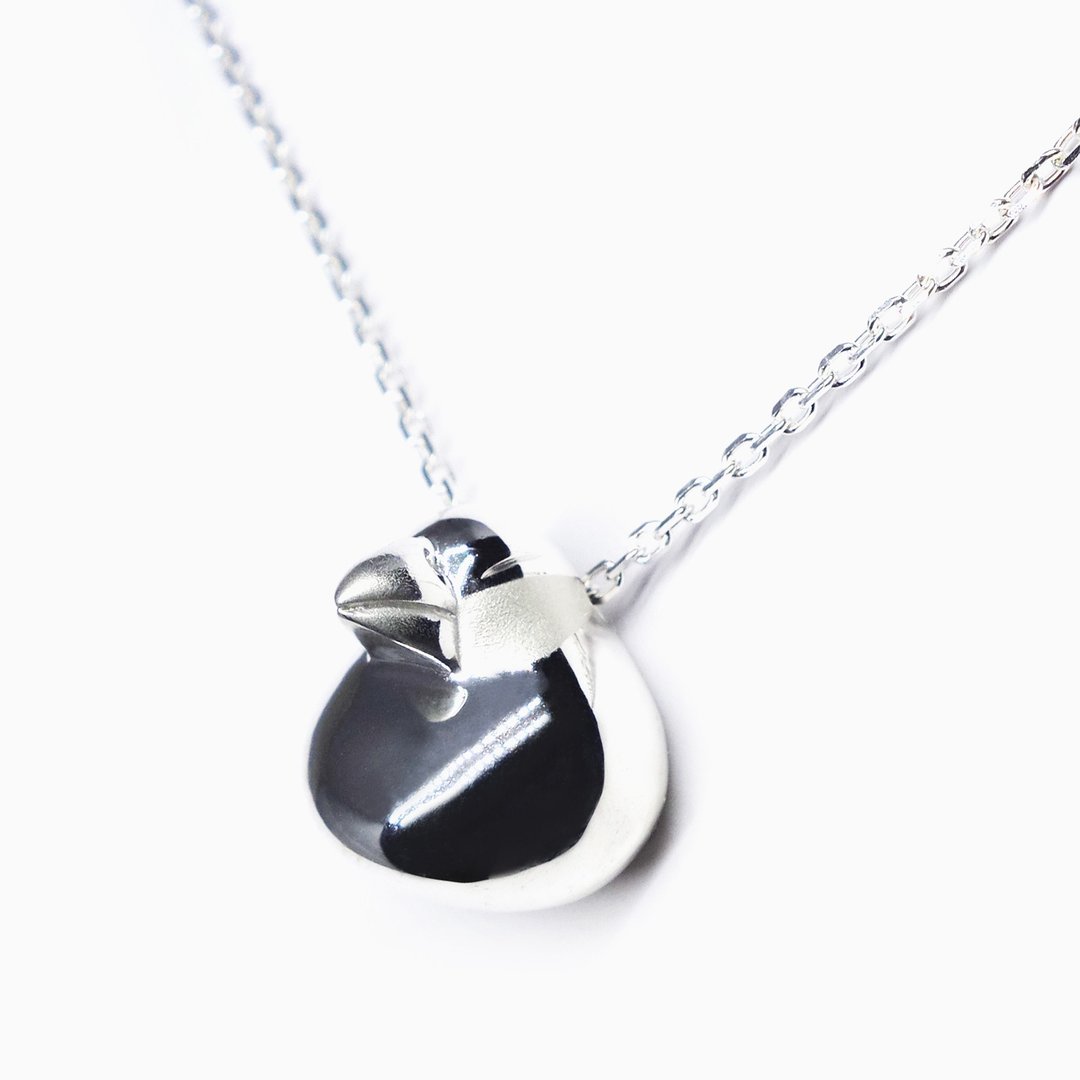Silver colored Java sparrow pendant SV925【Pio by Parakee】餅的銀色文鳥項鍊 - 项链 - 其他金属 银色