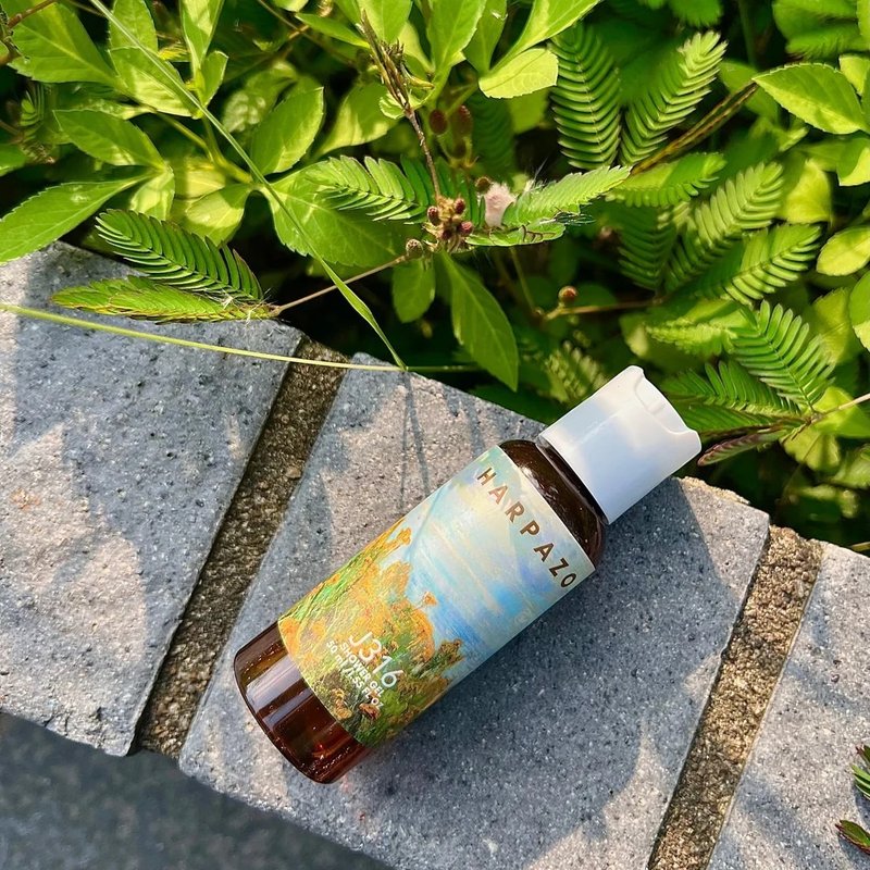 J316 旅行装沐浴露 50ml 葡萄柚果香木质香调旅行装可放包包上机 - 旅行套装 - 精油 绿色