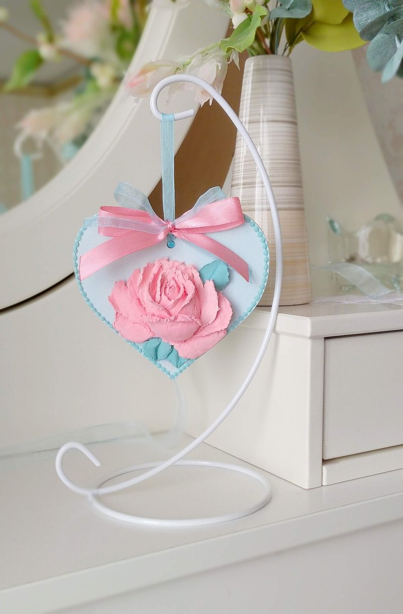 Hanging heart with 3D pink rose on metal stand Wedding floral decor Mother gift - 其他 - 木头 粉红色