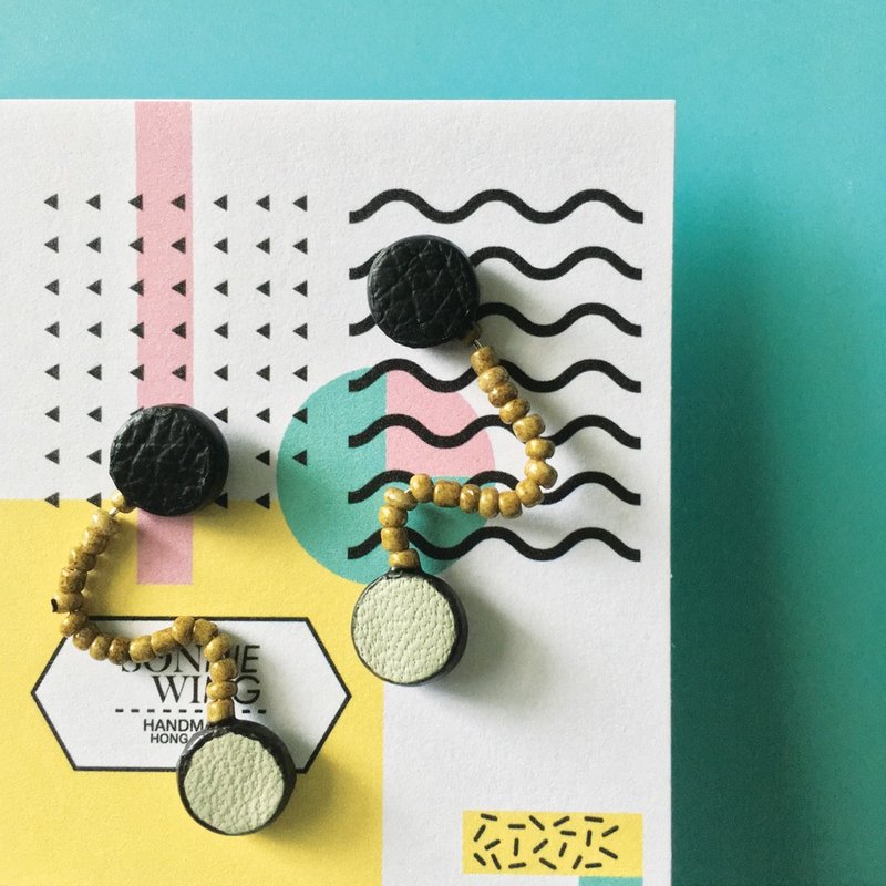 节日礼物 圆点配色皮革耳环 纯银耳针 - 耳环/耳夹 - 真皮 银色