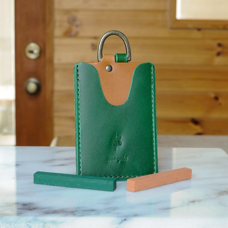 可容纳两种 IC 卡的通行证盒 No.11 Buttero - 证件套/卡套 - 真皮 多色