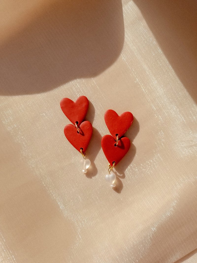 原创手作 Ocean On The Moon - 双红心珍珠软陶耳环/耳夹 - 耳环/耳夹 - 陶 红色