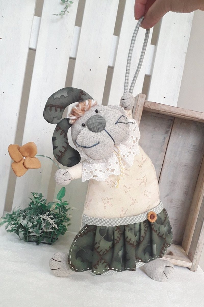 疗愈造型挂饰 / 调皮兔手机充电挂袋  / 挂式杂货收纳袋 - 收纳用品 - 棉．麻 多色