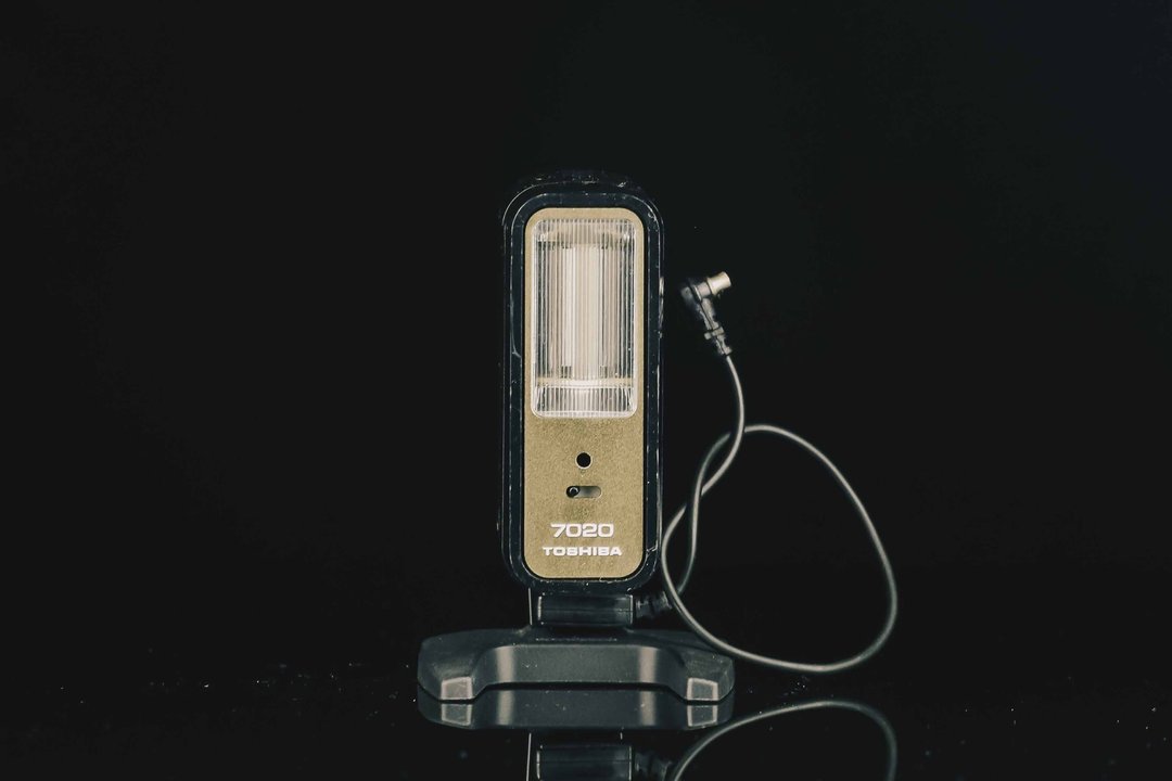 TOSHIBA 7020 #1849 #闪光灯 - 相机 - 其他金属 黑色