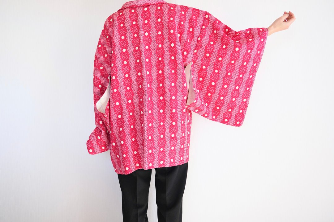 Japanese KIMONO, silk kimono, pink haori, authentic kimono, traditional kimono - 女装休闲/机能外套 - 丝．绢 粉红色