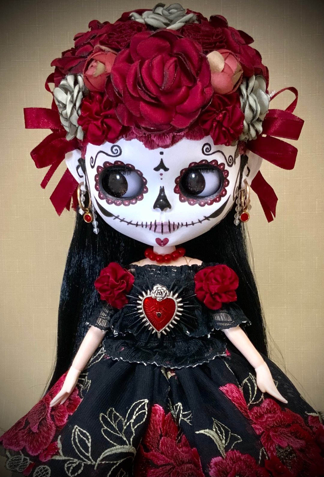 现货。La Catrina 定制艺术家 Blythe 娃娃 独一无二艺术玩具 手工万圣节摆饰 - 玩偶/公仔 - 塑料 红色