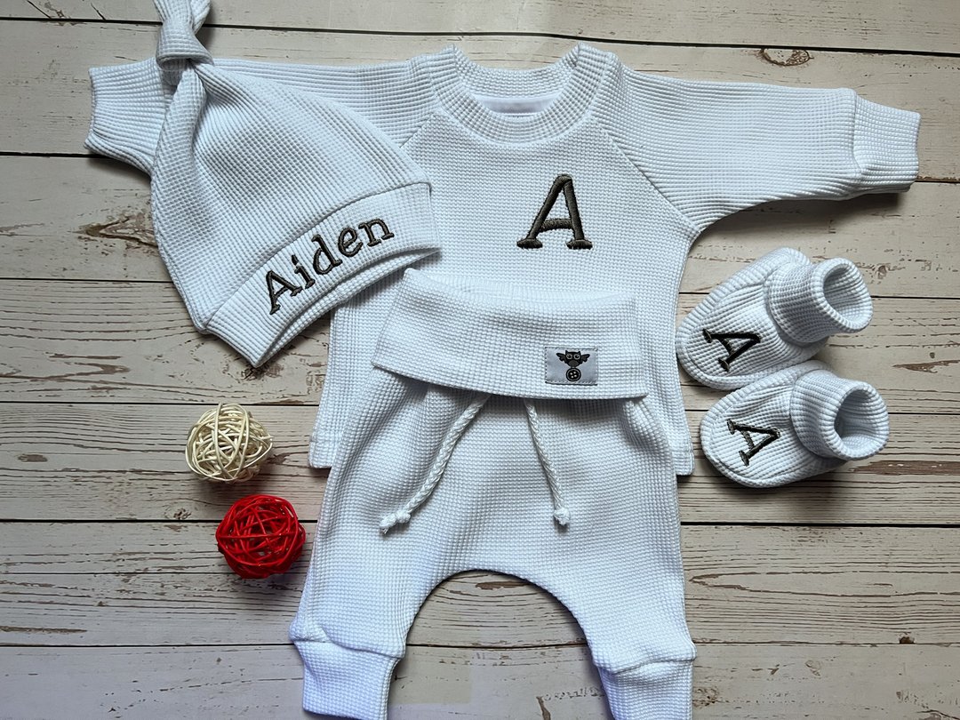 Custom embroidery Newborn baby coming home outfit baby name gift set mint cotton - 满月礼盒 - 棉 白色