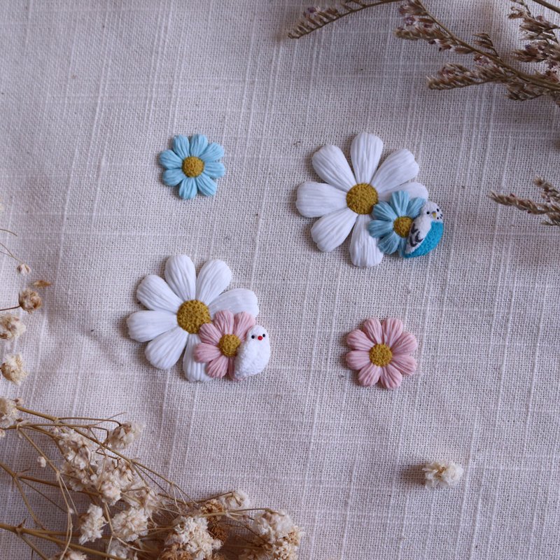 【花花鸟鸟】蓝虎皮与文鸟 鹦鹉耳环 花耳环 软陶耳环/耳夹 - 耳环/耳夹 - 粘土 多色