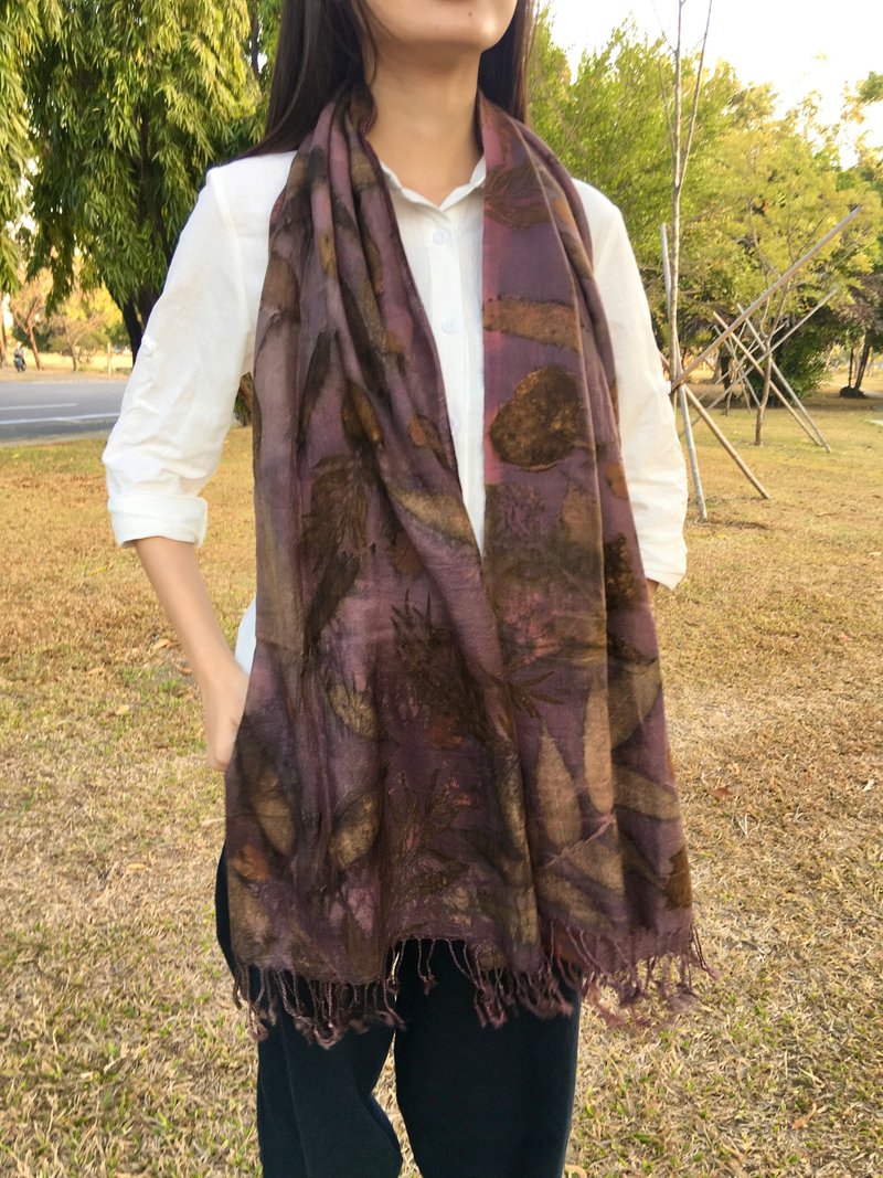 天然植物染--紫胶虫染移印羊毛围巾 - 围巾/披肩 - 羊毛 