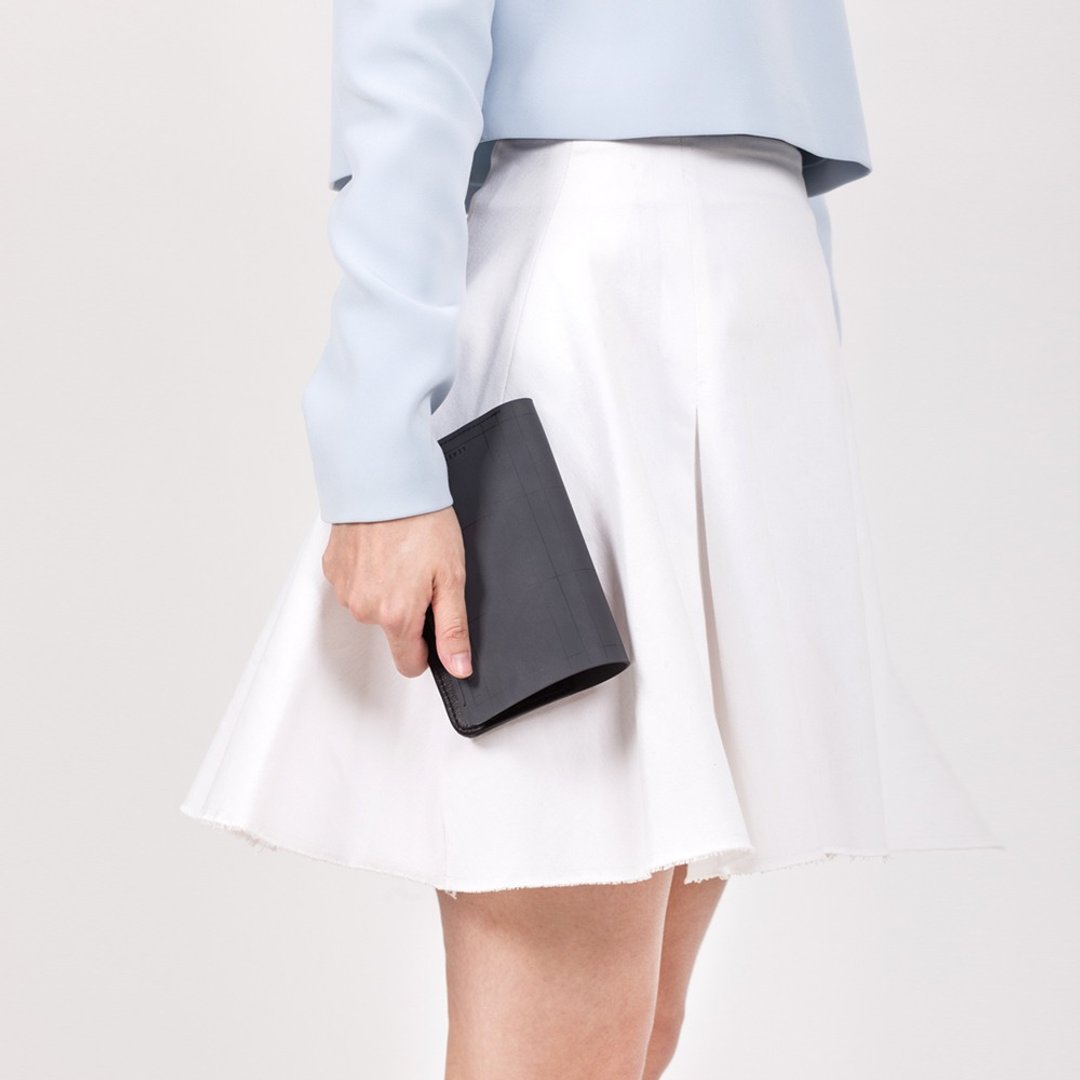HYPE PASSPORT HOLDER - BLACK ONYX #CUTTINGMAT from Least studio. - 行李箱/行李箱保护套 - 橡胶 黑色