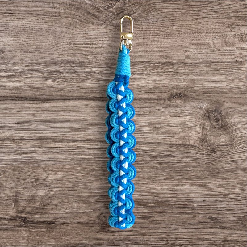 手机腕绳/瑞士卷手机腕绳/纯手工编织/手机配件/挂饰 - 手机配件 - 其他材质 蓝色