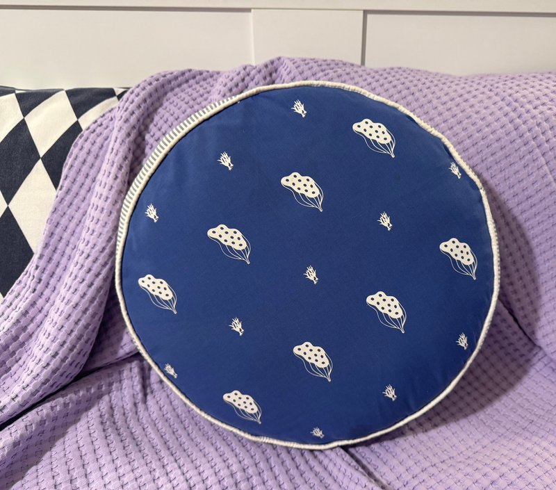 静莲蓝白法式条纹圆形靠枕 - 枕头/抱枕 - 棉．麻 