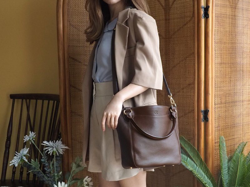 Honey : Dark choco, Tote bag, Cow Leather bag - 手提包/手提袋 - 真皮 咖啡色