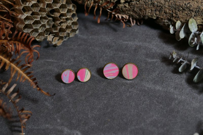 云海里散步 | 渲染皮革耳环  | 圆型耳针 - 耳环/耳夹 - 真皮 紫色