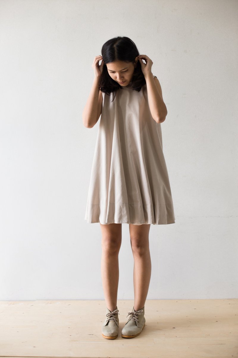 Mani Mina Beige Tent Pleat Dress - 洋装/连衣裙 - 棉．麻 