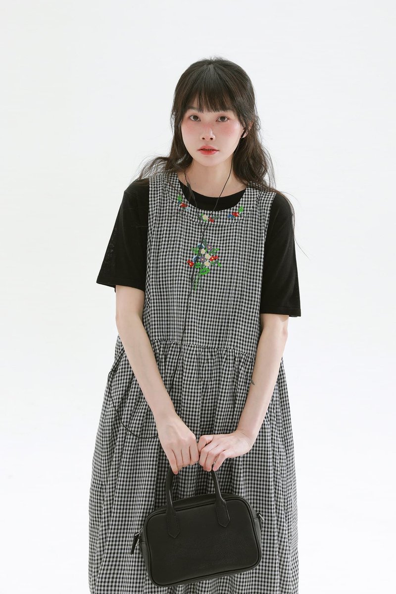 3顔色 森系格紋背心洋裝 復古背心裙 減齡氣質疊搭長裙 - 洋装/连衣裙 - 棉．麻 黑色