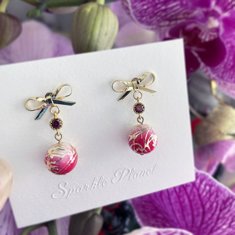 和风金纹唐草珠耳环-绯红 - 耳环/耳夹 - 其他金属 红色